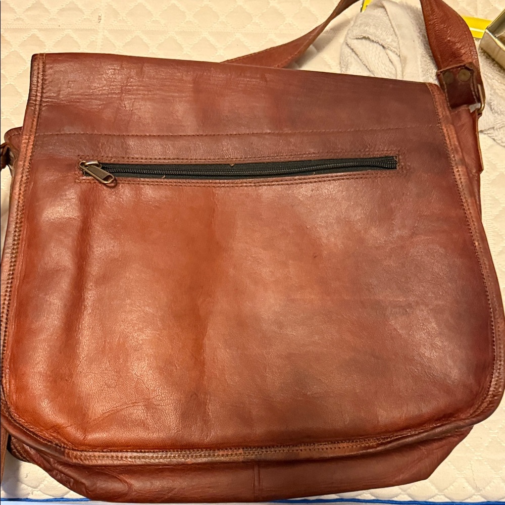 Men's Brown Leather Messenger Bag - Adjustable Crossbody Satchel - Picture 8 of 14